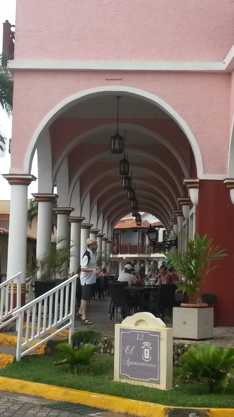 Evocan a Fidel en el aniversario 28 del Hotel Colonial Cayo Coco (+Fotos)