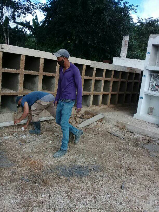 Los trabajadores de COMCAVILA Morón comenzaron en la reparación y mantenimiento del parque infantil de Morón y en la Construcción de un módulo de Osarios en el municipio Ciro Redondo 