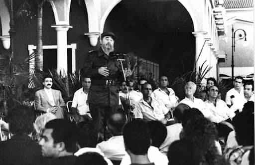 Fidel en acto de inauguración del Hotel Colonial
