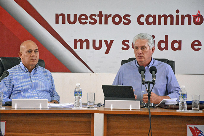 Roberto Morales Ojeda y Miguel Díaz Canel Bermúdez
