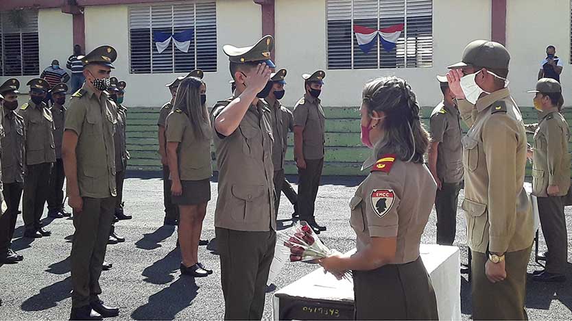 Realizan graduación de escuela militar en Ciego de Ávila