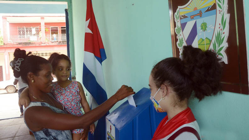 Cuba a la espera de resultados preliminares de referendo
