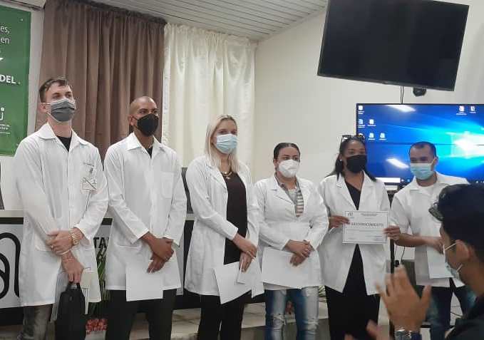 Reciben en hospital de Ciego de Ávila a galenos que cursarán especialidades médicas
