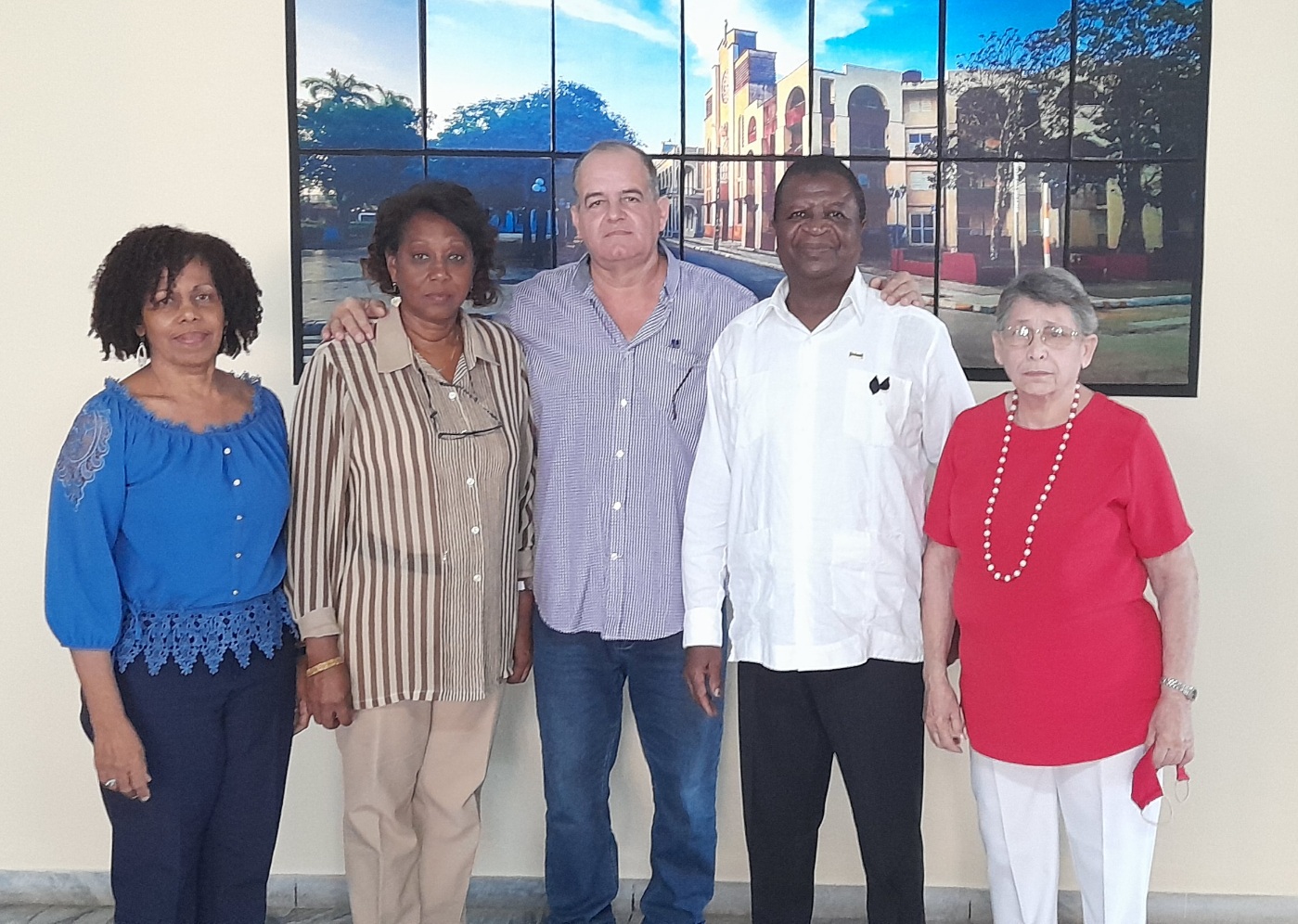visita del excelentísimo Señor Eliseu Joaquín Machava Embajador Extraordinario y Plenipotenciario de la República de Mozambique en Cuba 2