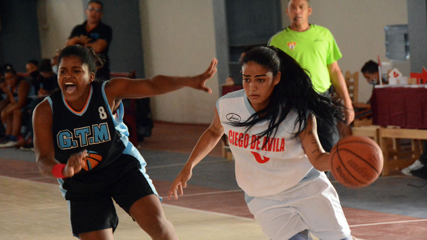 Búfalos y Sirenas de 6-6 en Liga Superior de Baloncesto