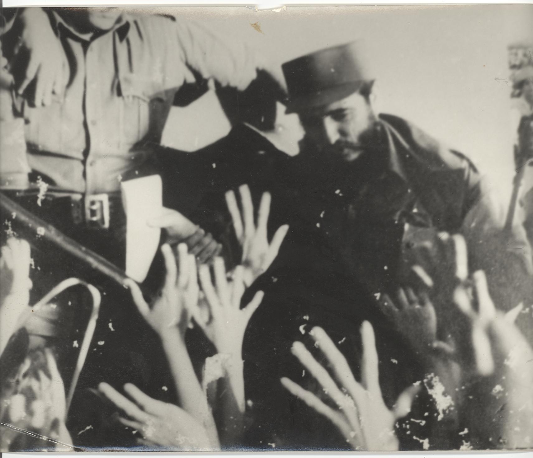 Paso de Fidel por Ciego en caravana el 5 de enero de 1959